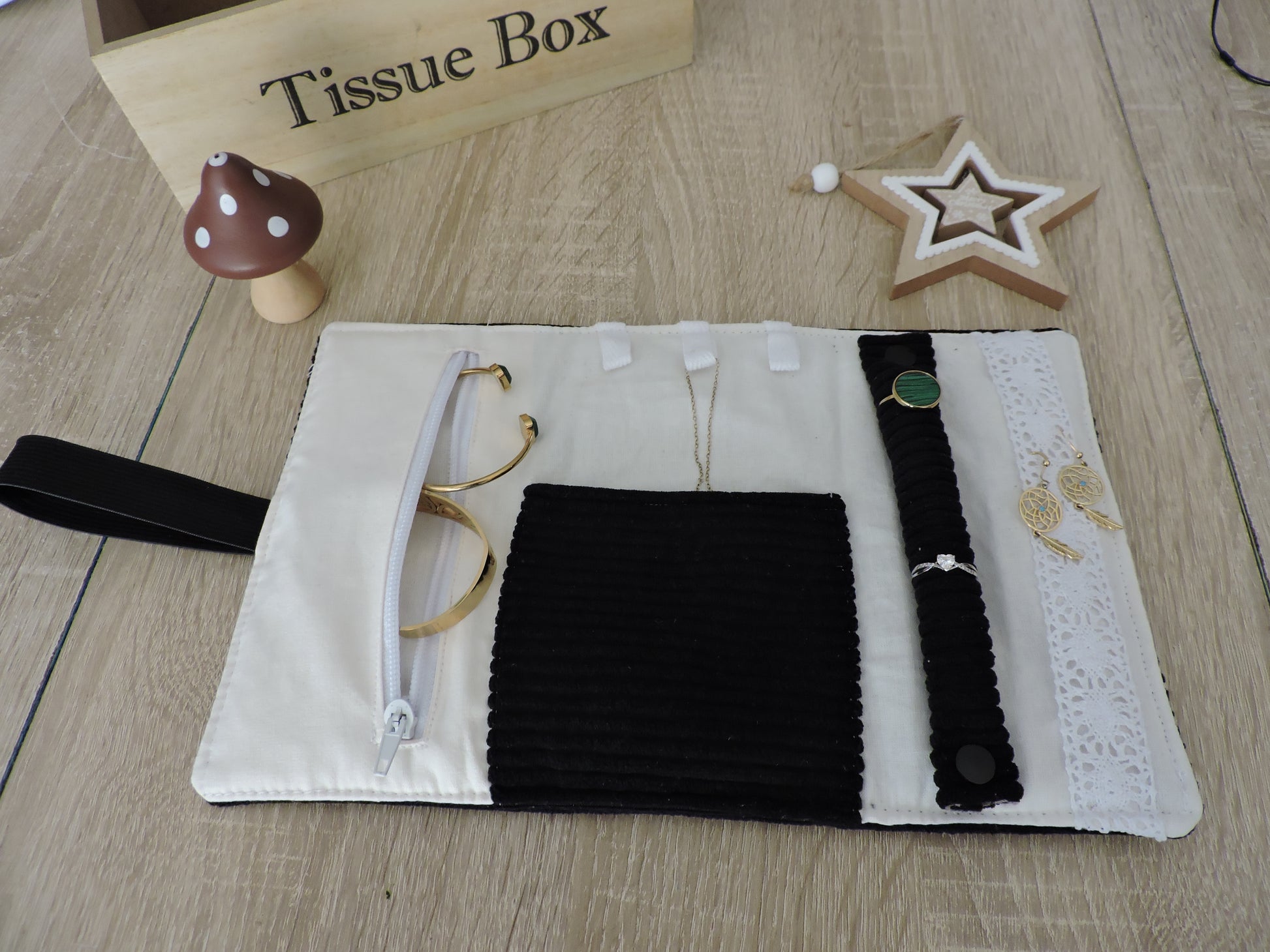 Pochette à Bijoux Velours côtelé Noir