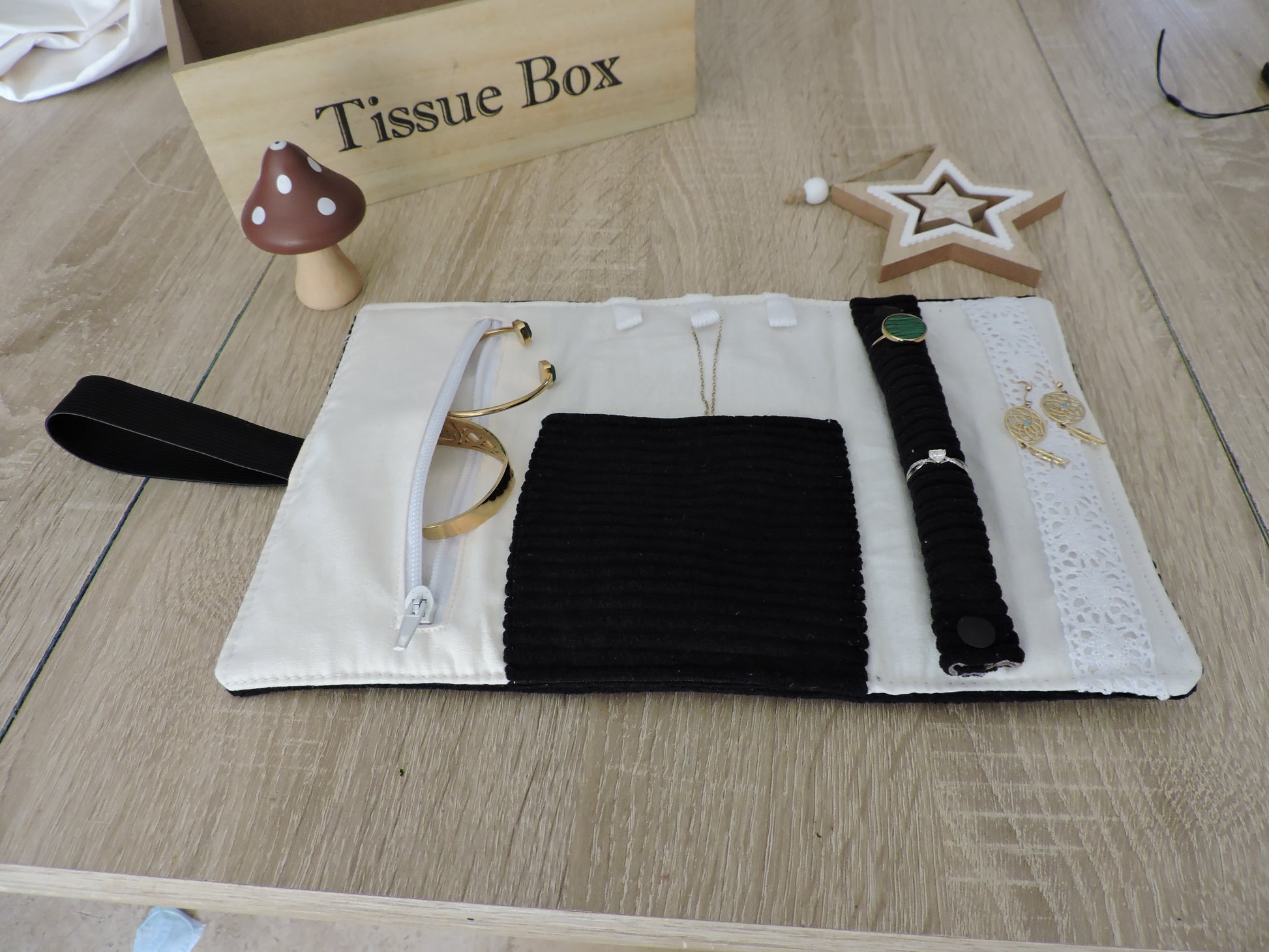 Pochette à Bijoux Velours côtelé Noir