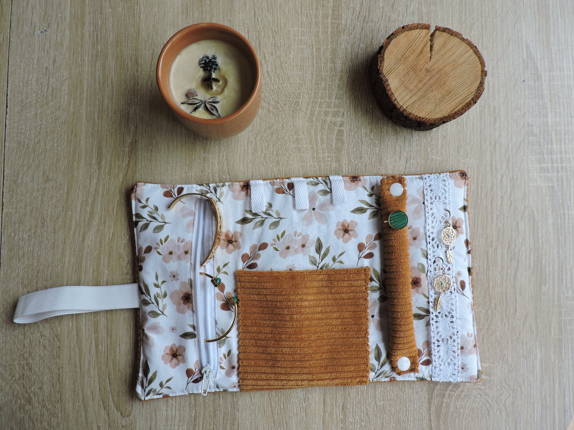 Pochette à Bijoux Velours côtelé Marron Fleurs