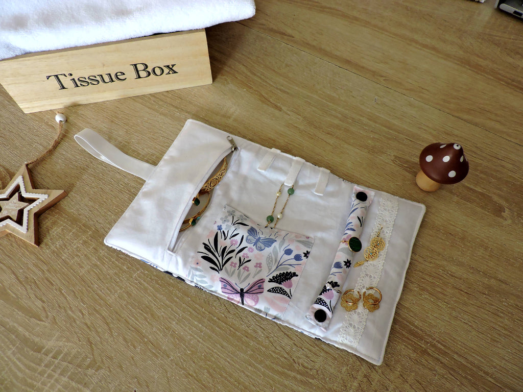 Pochette à bijoux Fleurs et papillons