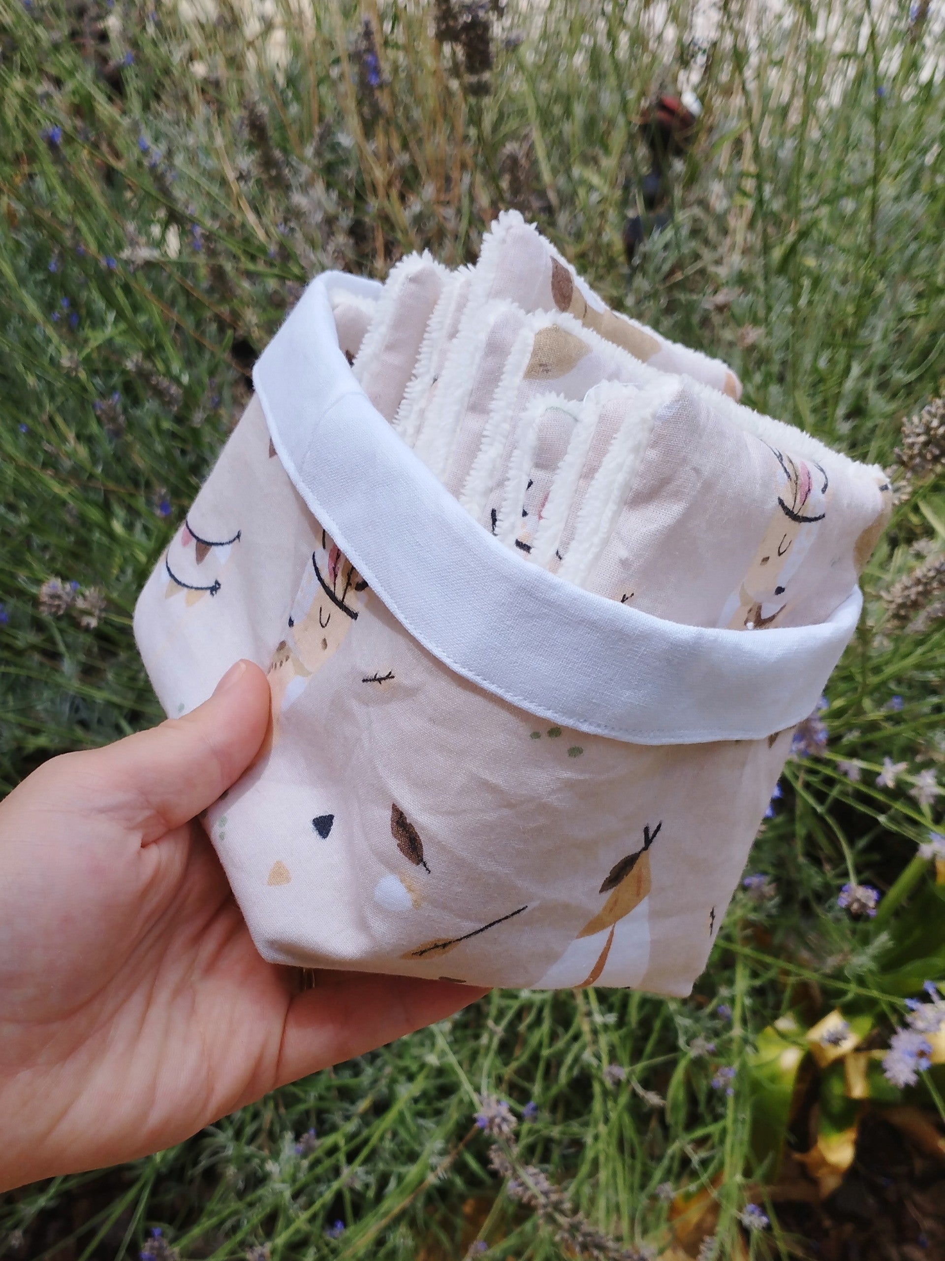 Ensemble: La panière + 10 lingettes bébé